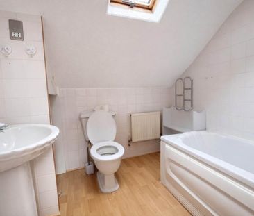 3 bedroom chalet to rent - Photo 2