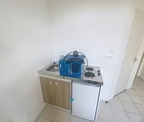 Location Appartement 1 pièces 17 m2 à Saint-Quentin - Photo 6