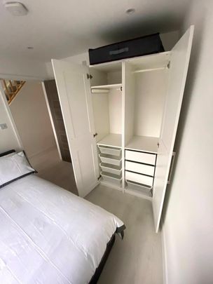 Room in a Shared Flat, Lower Road -, SE16 - Photo 1
