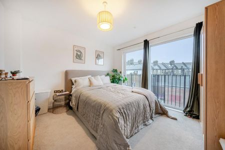 2 bedroom flat to rent - Photo 5