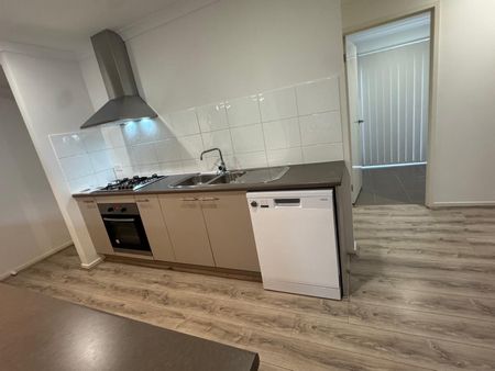 Modern & Spacious! - Photo 3
