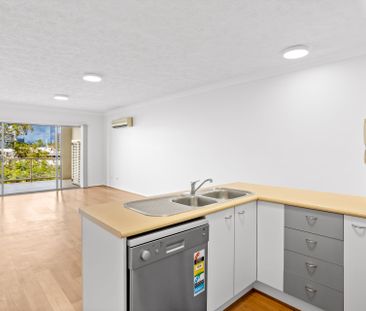 Easy Living in a Bright and Spacious Toowong Apartment - Photo 5