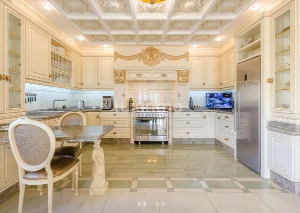 Luxury living experience in Altea