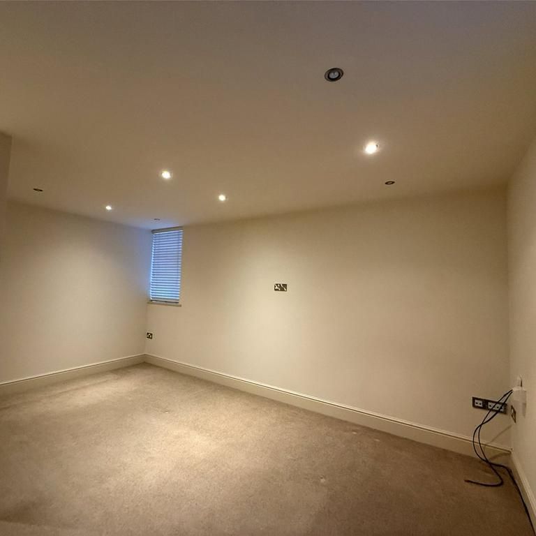 3 bedroom end of terrace house to rent - Photo 1