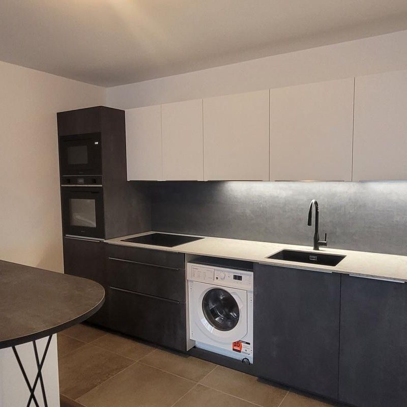 Location Appartement 3 pièces 65m² PARIS 15ème - Photo 1