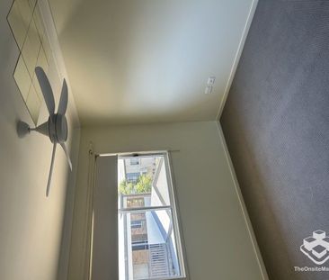 3 bed Townhouse, Garage & Carport - Photo 4