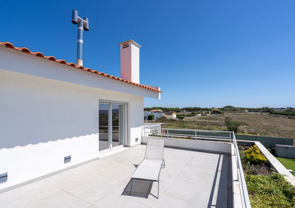 MORADIA T4 PRÓXIMO AO MAGOITO - SINTRA - SÃO JOÃO LAMPAS - CONDOMÍNIO FECHADO E VISTA MAR