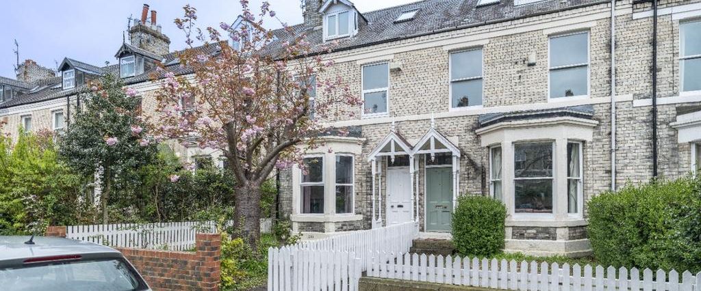 5 bedroom terraced house to rent - Photo 1