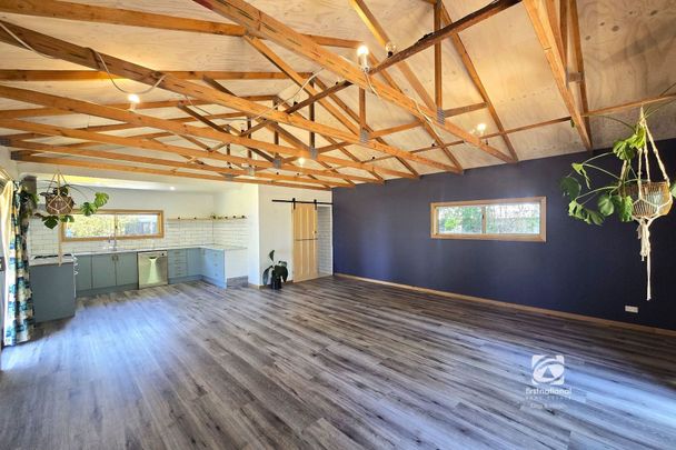 STUDIO RETREAT ON SPACIOUS BLOCK! - Photo 1