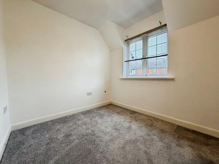 2 bedroom coach house to rent - Photo 3