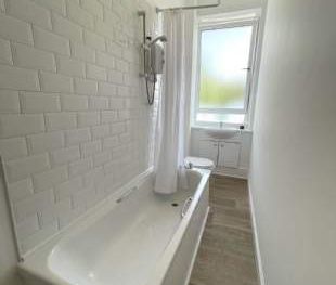 2 bedroom property to rent in Renfrew - Photo 5