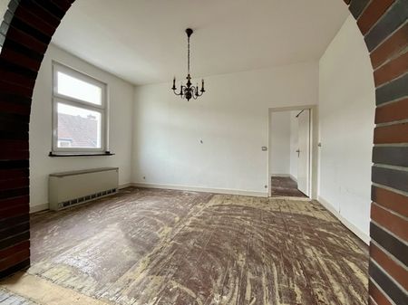 Wohnen mit Altbauflair! Helle 2,5-Zimmerwohnung mit hohen Decken in ruhiger Lage - Photo 3