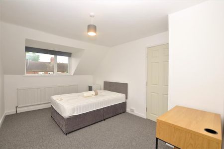 3 bedroom semi-detached house to rent - Photo 4