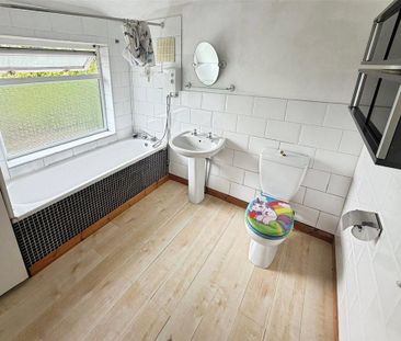 2 bedroom semi-detached house to rent - Photo 4