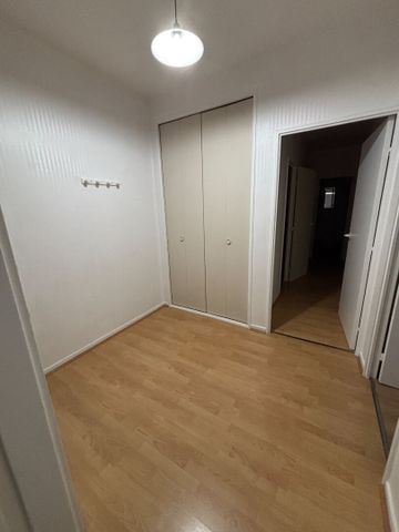 Location Appartement 3 pièces 68m² - Photo 4