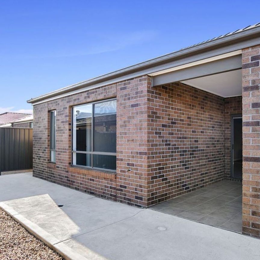 11 Field Avenue, Harkness. - Photo 1