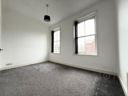 2 bedroom flat to rent - Photo 3