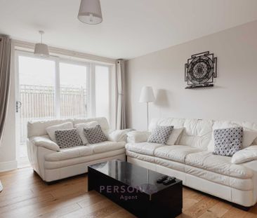 Acer House, Epsom - Photo 3
