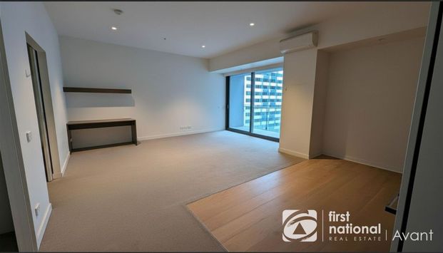 Live in the Heart of Melbourne - The William! - Photo 1