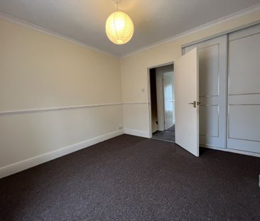 2 bedroom Terraced for rent - Photo 3