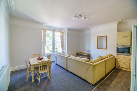 2 bedroom flat to rent - Photo 3