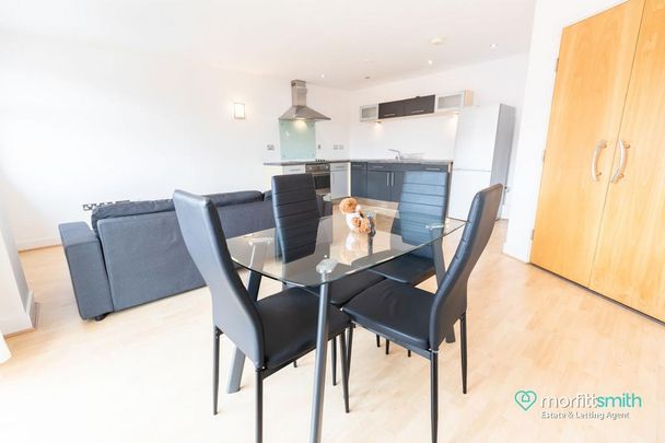 2 bedroom flat to rent - Photo 1