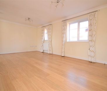 2 bedroom flat to rent, - Photo 3