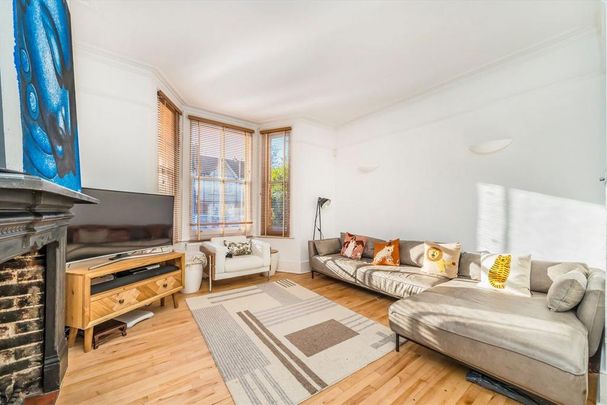 4 bedroom semi-detached house to rent - Photo 1