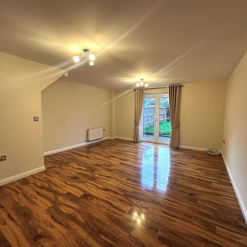 Derwent Close, Watford - Photo 1