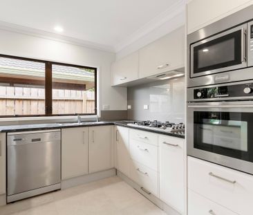 Modern Family Home - Photo 6