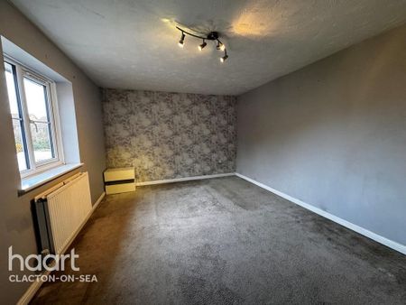 3 bedroom semi-detached house to rent - Photo 3