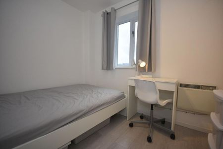 3 bedroom apartment to rent - Photo 5