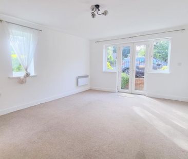 2 bedroom ground floor flat to rent - Photo 1