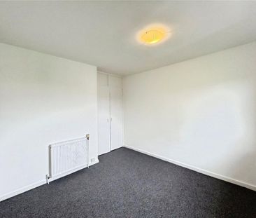 2 bedroom maisonette to rent - Photo 2