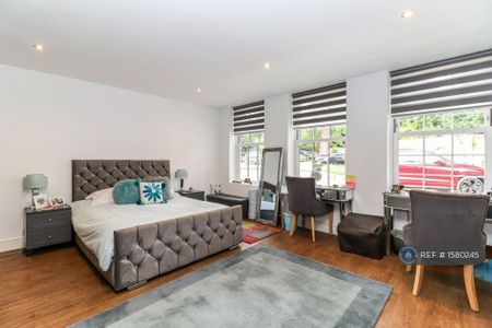 2 bedroom flat to rent - Photo 4