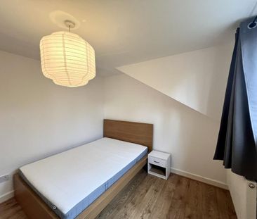 4 bedroom flat to rent - Photo 4