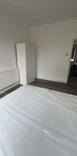 Room in a Shared House, Hendale Avenue, NW4 - Photo 1