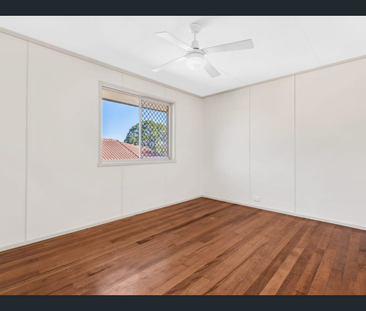 Charming Brick Home on Large Block - Photo 3