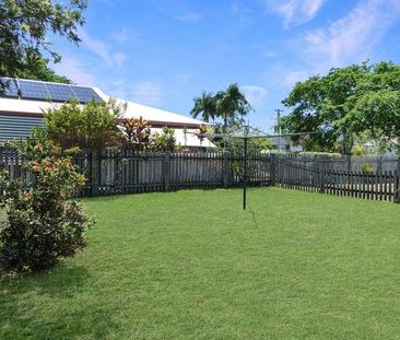 Well Maintained Unit in Convenient Location - Photo 3