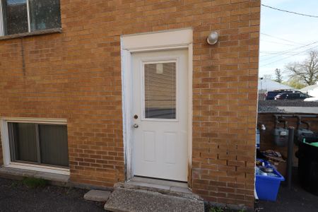 For Lease - 976 St Laurent Boulevard Unit# 2, Overbrook - Castleheights and Area, Ontario - Photo 4