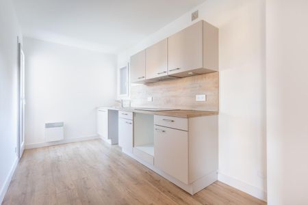 Location Appartement 3 pièces 70m² ANNECY LE VIEUX 74940 - Photo 3