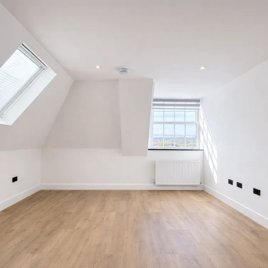 2 Bed Flat, Ashbourne House, NW11 - Photo 1