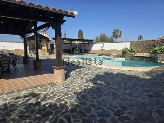 Alquiler de casa o chalet independiente en urbanizacion la paca - Photo 1