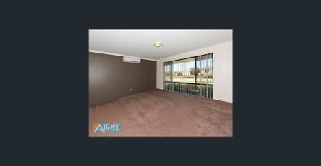 LARGE PROPERTY FOR LEASE IN HEART OF PIARA WATERS - Photo 2