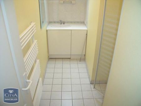 Location Appartement 3 pièces 66m² CHOLET 49300 - Photo 2