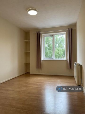 1 bedroom flat to rent - Photo 5