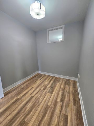 For Lease - 357 Barton Street, Hamilton, Ontario - Photo 2