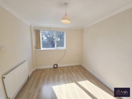 2 bedroom end of terrace house to rent - Photo 4