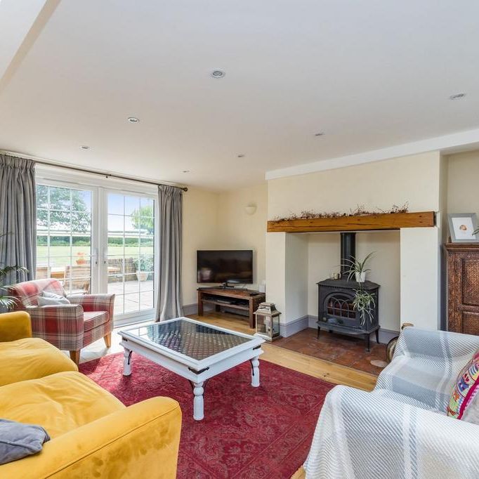 4 bedroom detached house to rent - Photo 1