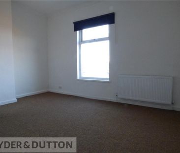 2 bedroom end of terrace house to rent - Photo 4